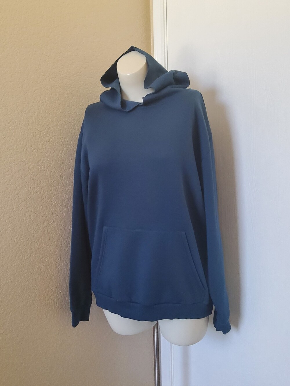 NWT Wear It To Heart Relaxed Hoodie - Size L In Deep Lake Driver